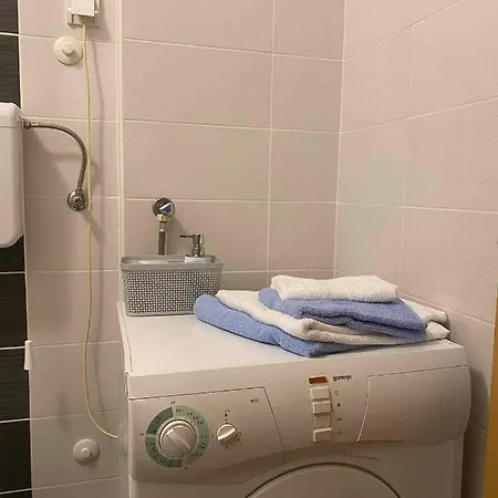 D Free Private Parking Fast Wi-fi